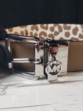 Michael Kors Reversible Leather Belt Taupe/ Tan & Leopard Spot Pattern - size L